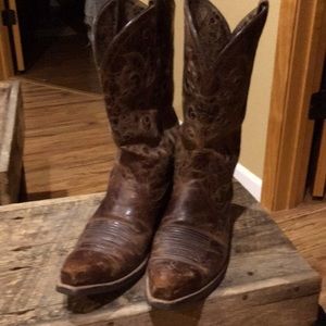 Ariat women’s 9.5 cowboy boots